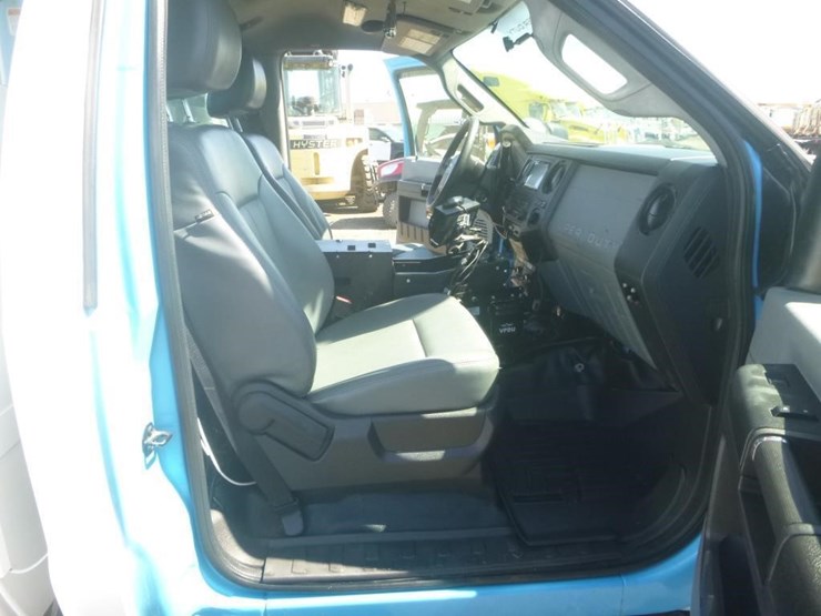 2013-ford-f550-image-17