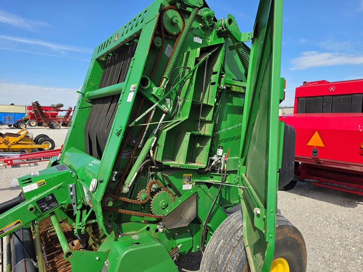 2019-john-deere-560m-image-6