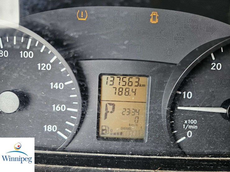 2011-mercedes-benz-sprinter-2500-image-30