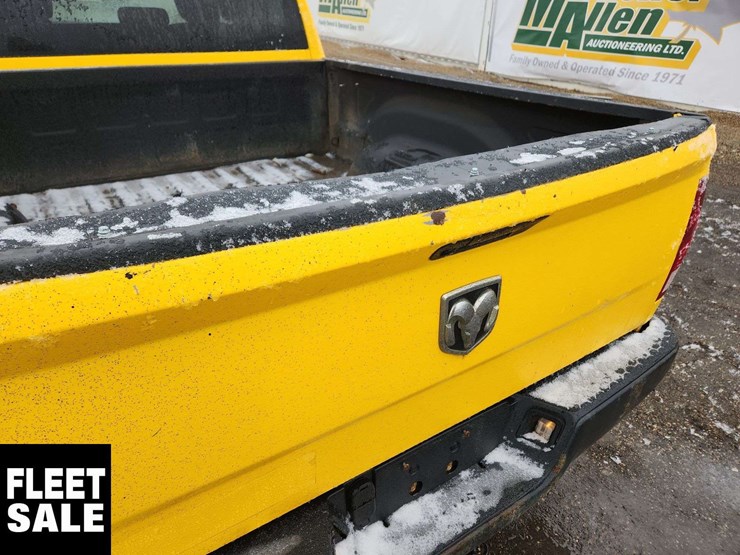 2019-ram-1500-classic-image-36