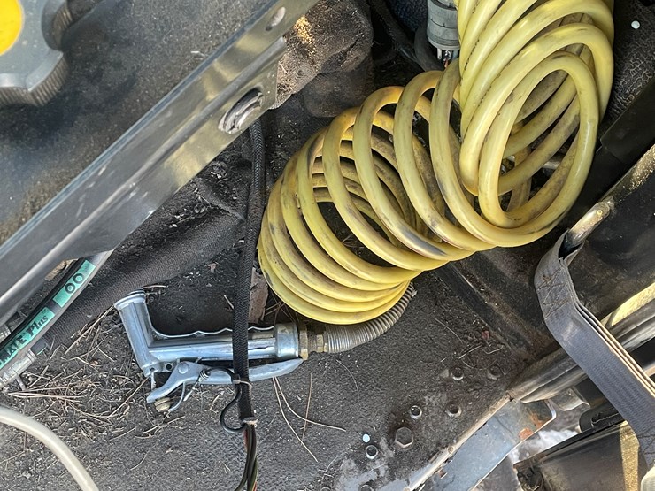 2008-caterpillar-553-image-39