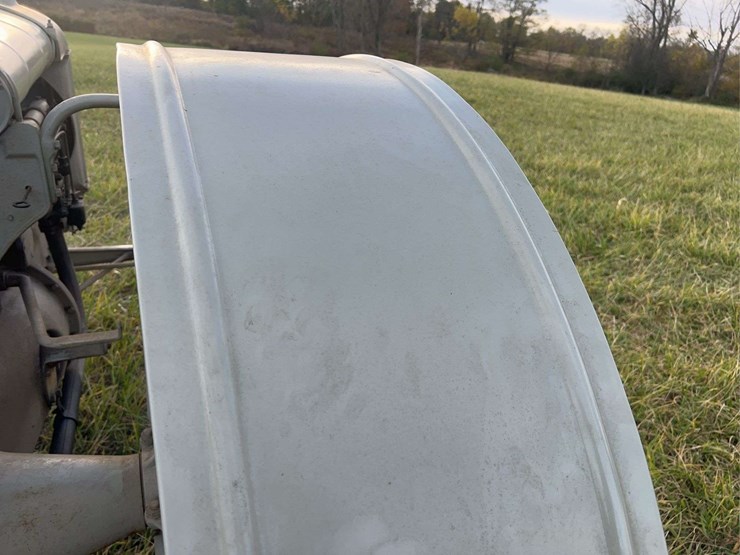 brand-new-never-used-1925-fordson-tractor-image-32