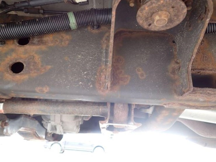 2022-chevrolet-2500hd-image-75