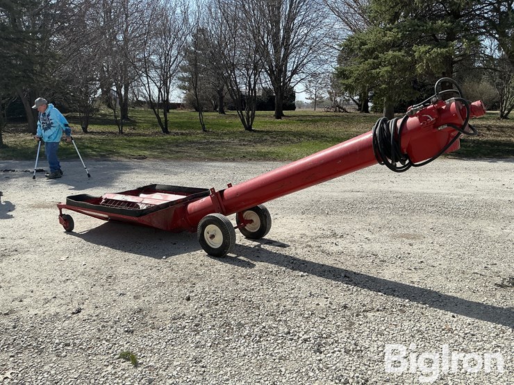 buhler-farm-king-y1010h-image-7