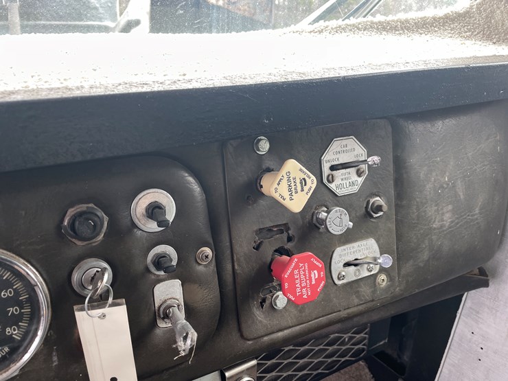 #246-•-1961-kenworth-truck-tractor-(has-nd-title)-(mora,-mn)-image-29