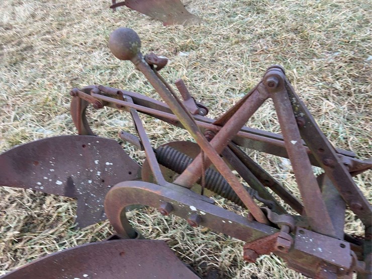 two-bottom-fordson-plow-image-18