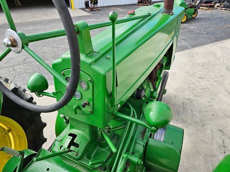 1955-john-deere-70-image-29