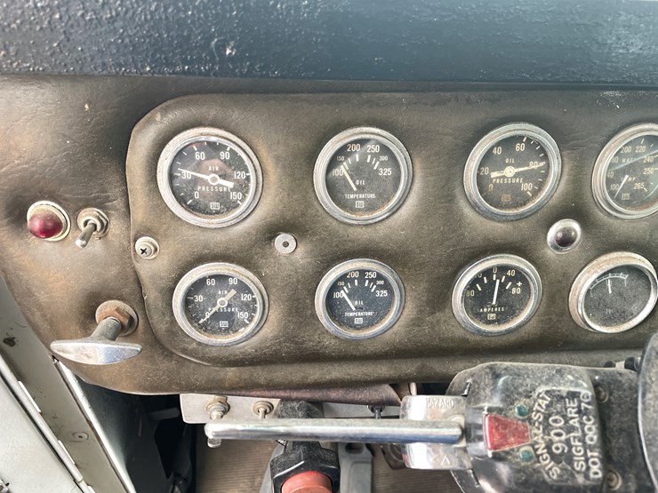 #246-•-1961-kenworth-truck-tractor-(has-nd-title)-(mora,-mn)-image-26