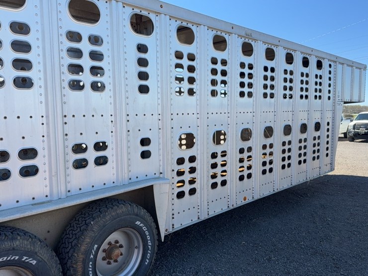 1989-wilson-livestock-trailer-image-6