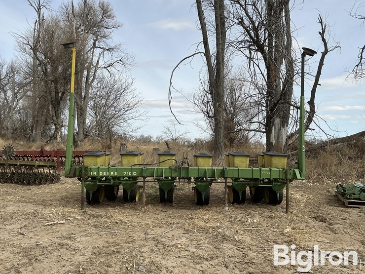 john-deere-7100-image-2