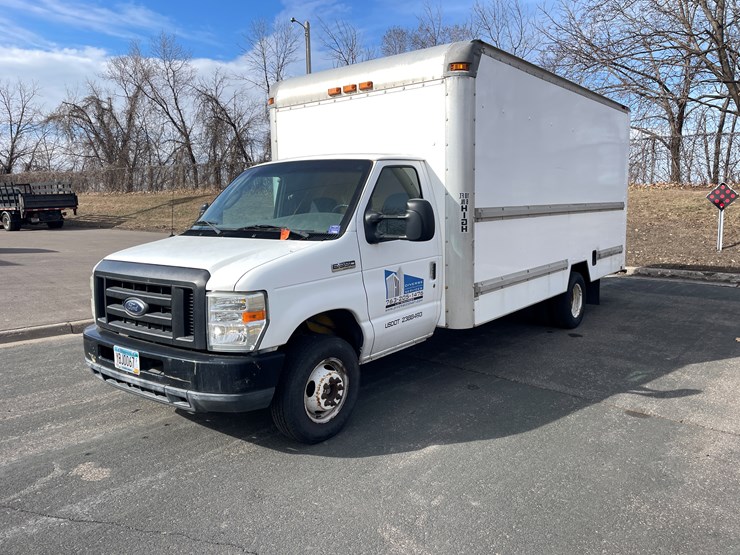 2008-ford-e350-image-1
