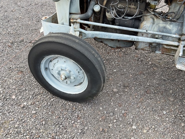 #3068-•-ferguson-tractor-image-14