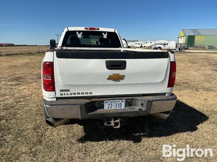 2012-chevrolet-3500-image-6