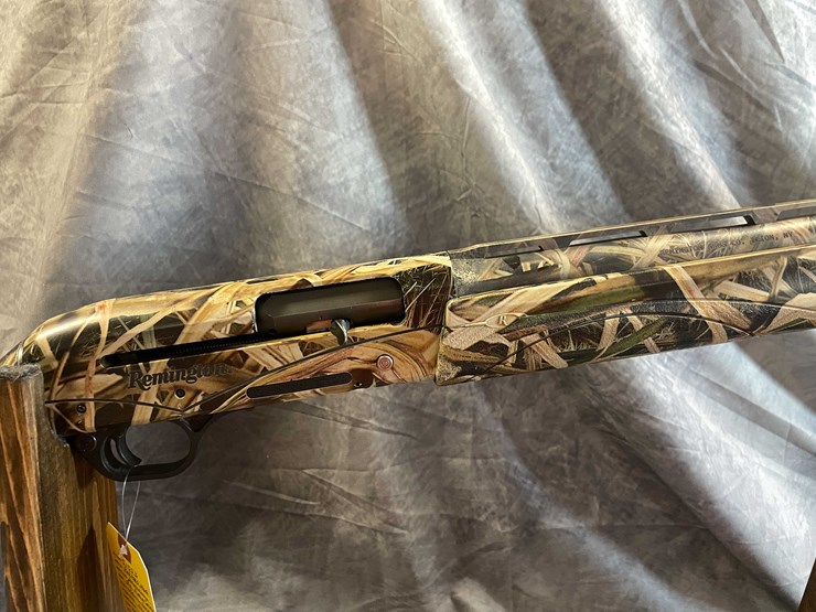 #10082-•-remington-v3-field-sport,-12-ga.-semi-auto-shotgun,-sn:-rn28026a-image-3