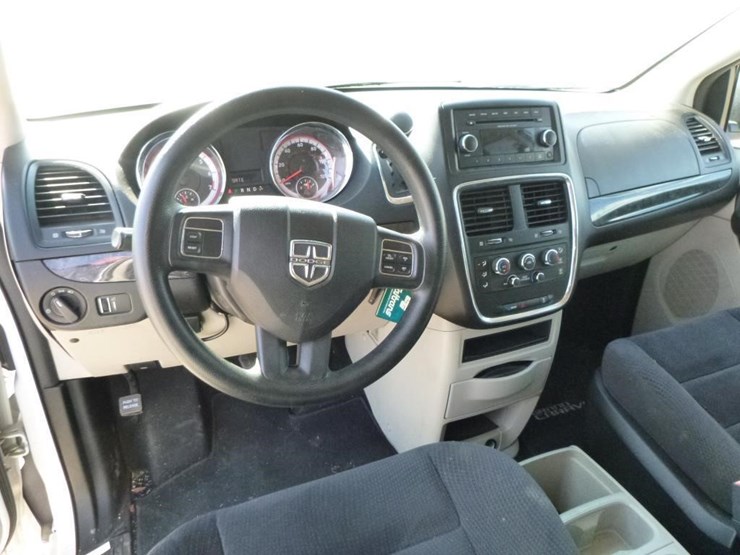 2014-dodge-grand-caravan-image-13