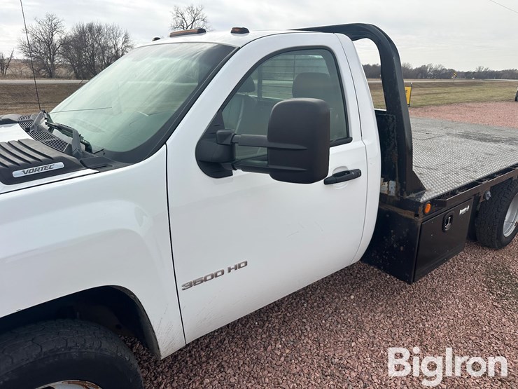 2010-chevrolet-3500-image-15