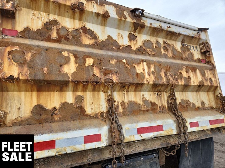 2018-freightliner-m2-106-image-44