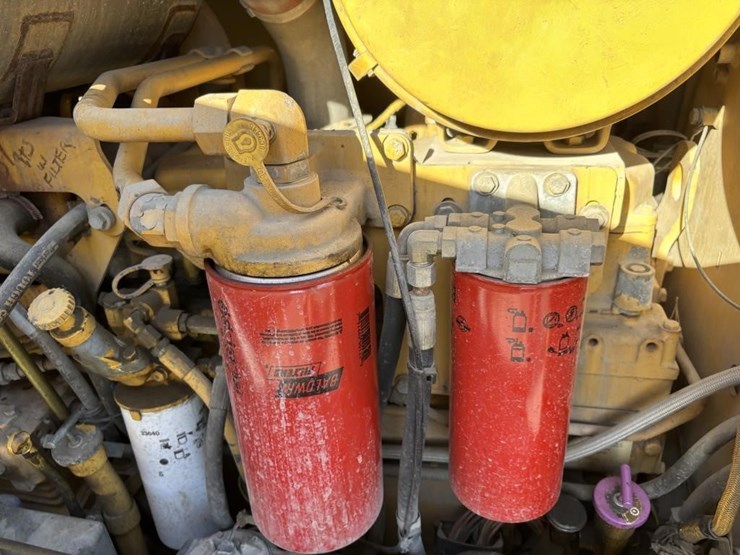 caterpillar-143h-image-61