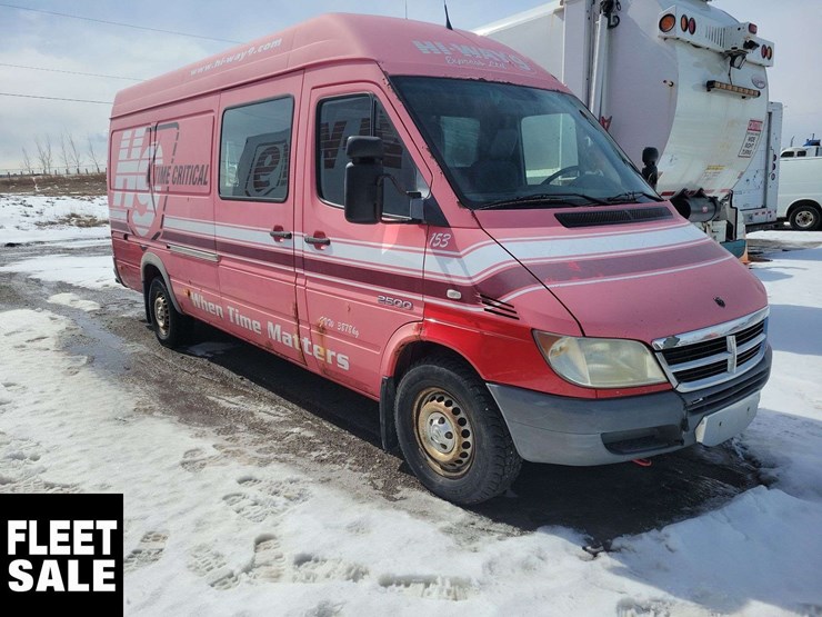 2005-dodge-sprinter-2500-image-2