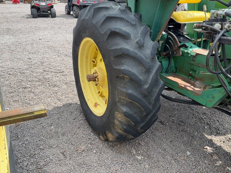 john-deere-2440-image-7