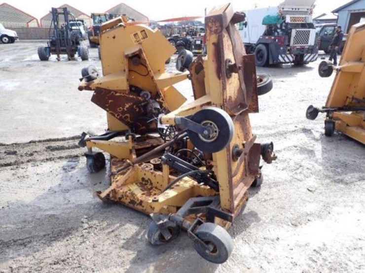 trackless-m14-pto-batwing-mower-235-image-4