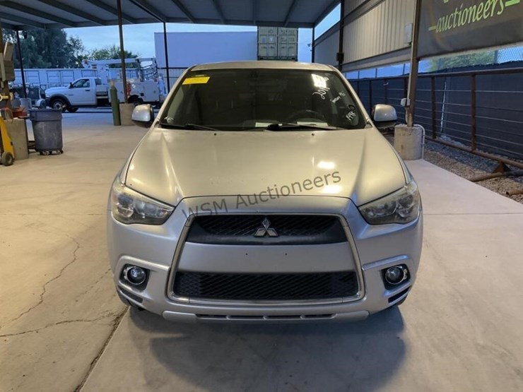 2011-mitsubishi-outlander-image-3