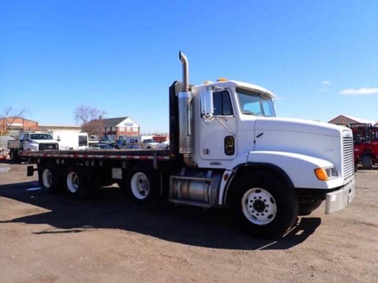 2001-freightliner-fld112-image-3