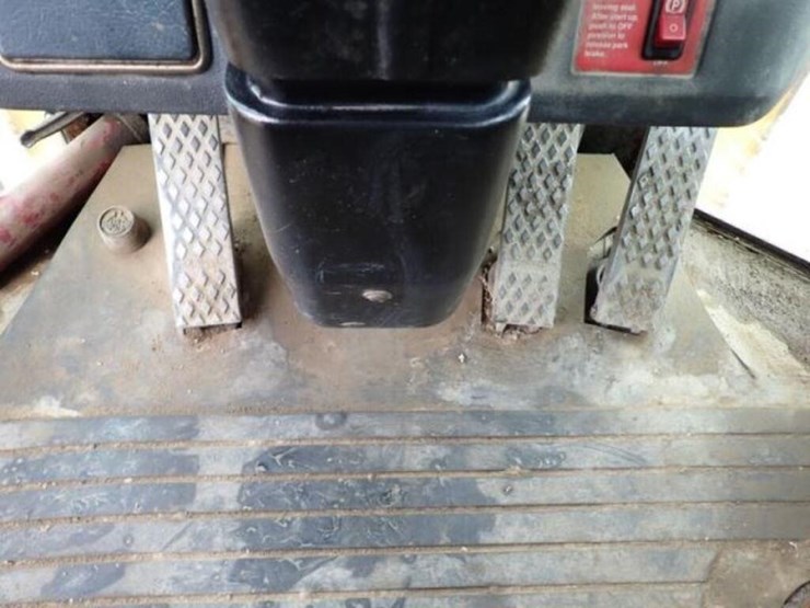 2006-deere-624j-image-13