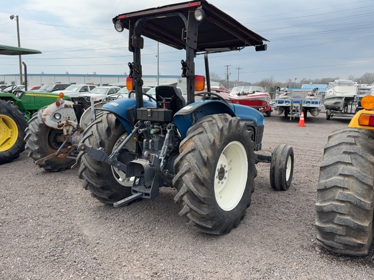 new-holland-tn65-image-10