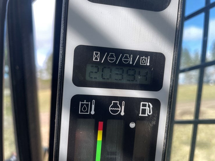 #372-•-2015-new-holland-l225-skid-steer-(scandia,-mn)-image-38