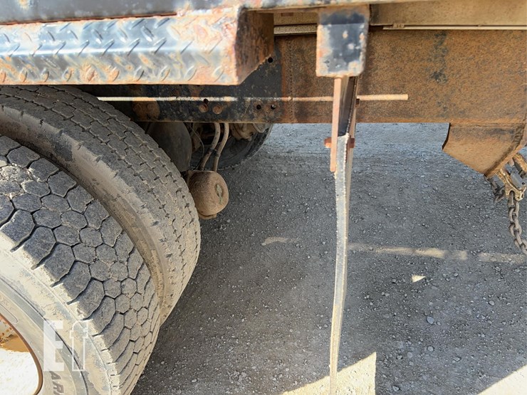 2005-sterling-lt9500-image-39