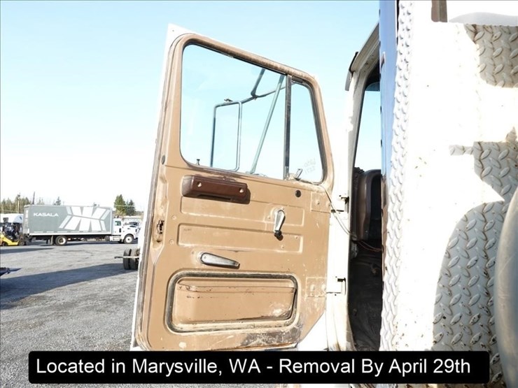 1988-international-s1900-image-19