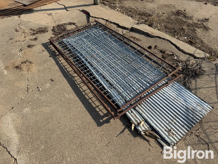 wire-gates-&-barn-tin-image-5