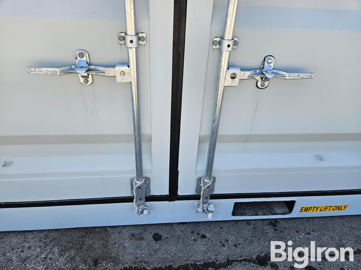 2025-massey-ferguson-730-image-17