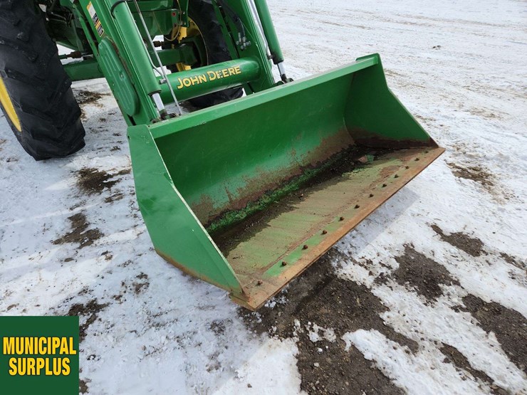 2014-john-deere-6115d-image-21