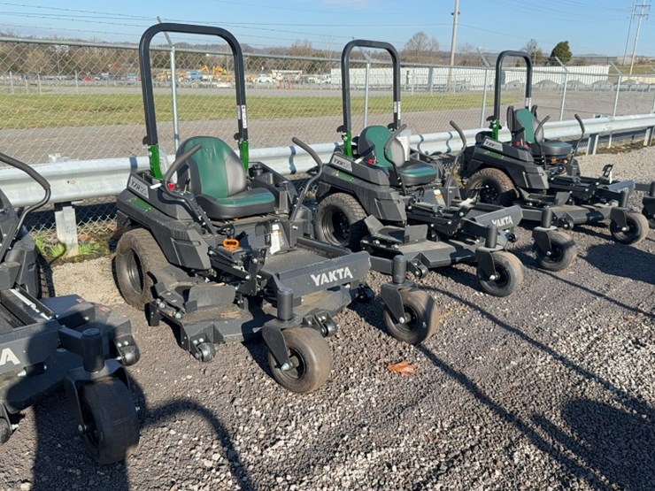 #4033-•-yakta-yxr-120-zero-turn-mower-image-3