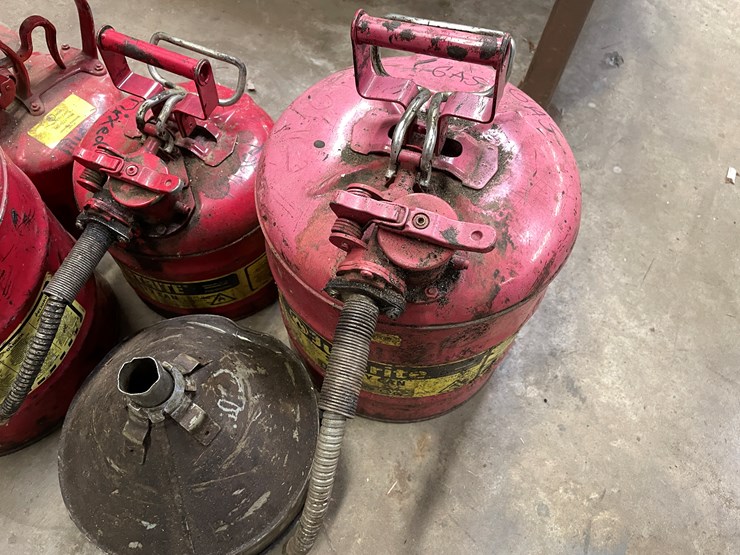 #2579-•-metal-fuel-cans-(columbia-heights,-mn)-image-5