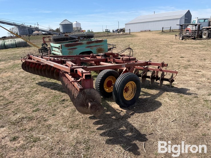 massey-ferguson-520-image-5