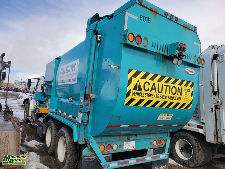 2015-freightliner-m2-106-image-4