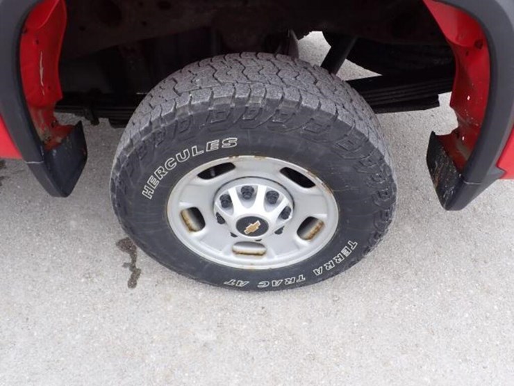 2022-chevrolet-2500hd-image-54