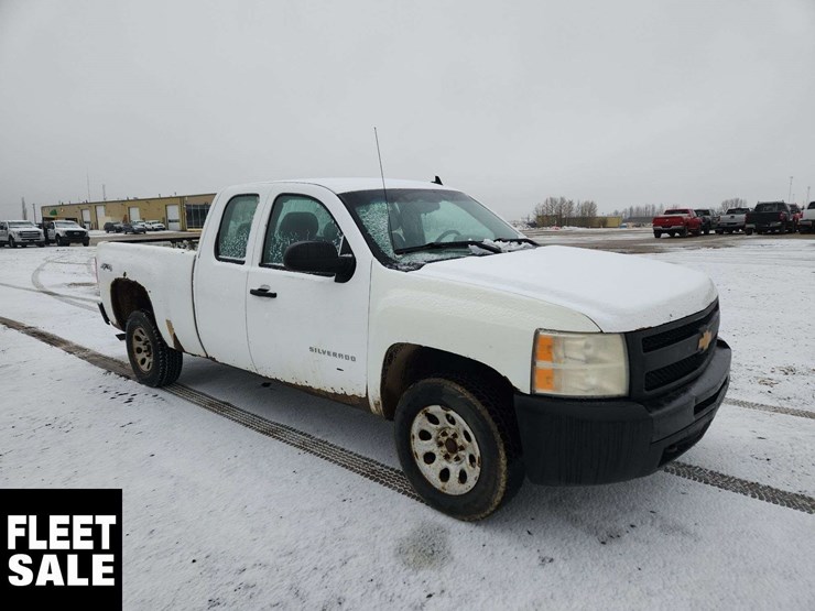 2013-chevrolet-silverado-1500-image-2