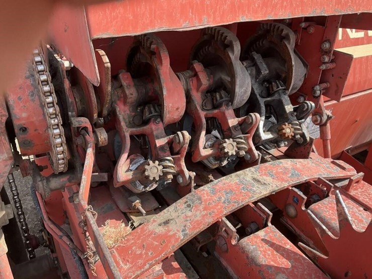 new-holland-515-image-15