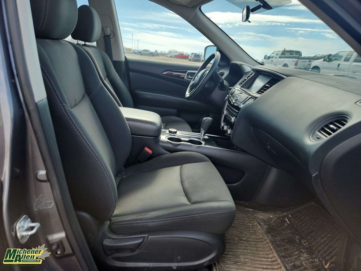 2020-nissan-pathfinder-image-18