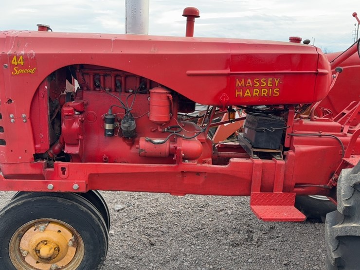 massey-ferguson-44-image-12
