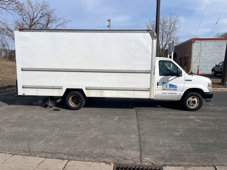 2008-ford-e350-image-4