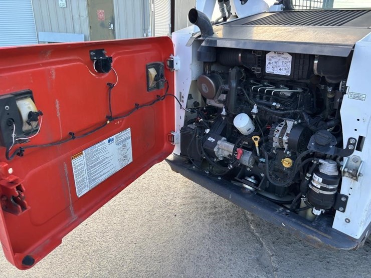 2019-bobcat-t590-image-31
