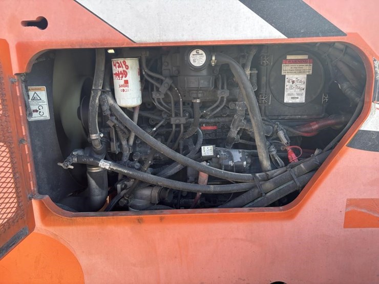 2014-jlg-8042-image-44