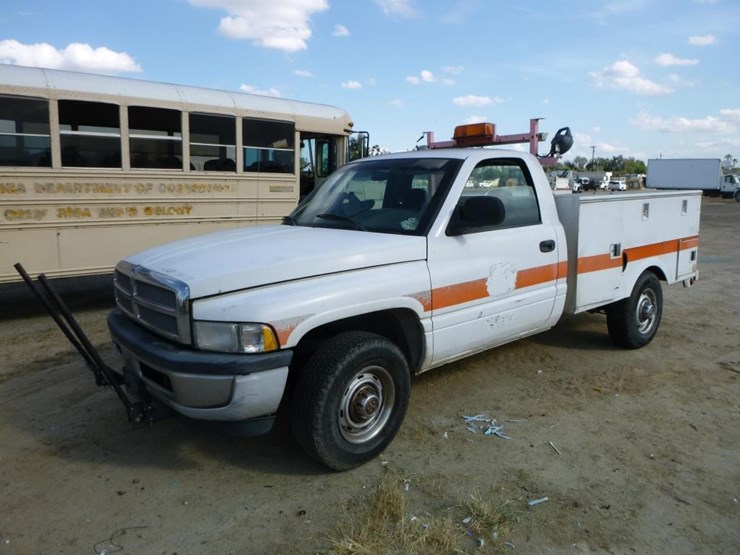 2002-dodge-ram-2500-image-2