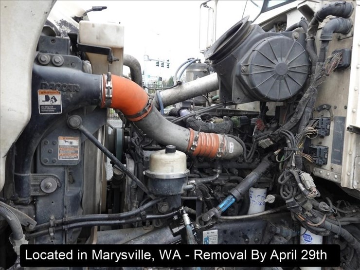 2011-peterbilt-348-image-18