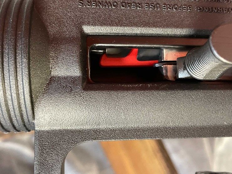 #10069-•-mossberg-715t,-22-lr-semi-auto-rifle,-sn:-elg3434270-image-17